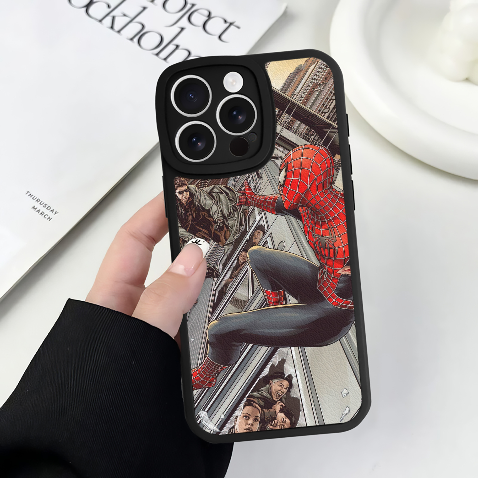Spider Man スパイダーマン 【iPhone 16シリーズ対応】シリコンスマホケース（レザー調） 材質：シリコン